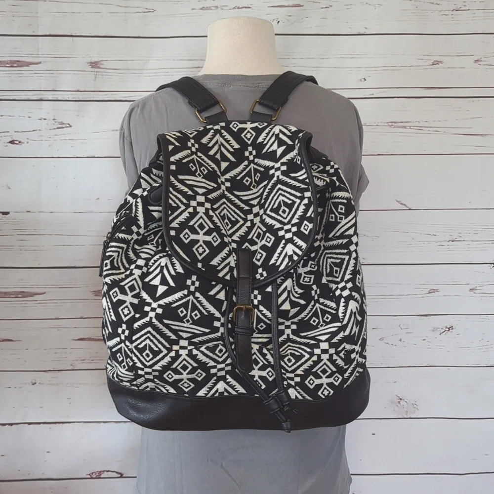 Vintage Y2K Aztec Madden Girl Black‎ and White Faux Leather Boho Tribal Backpack